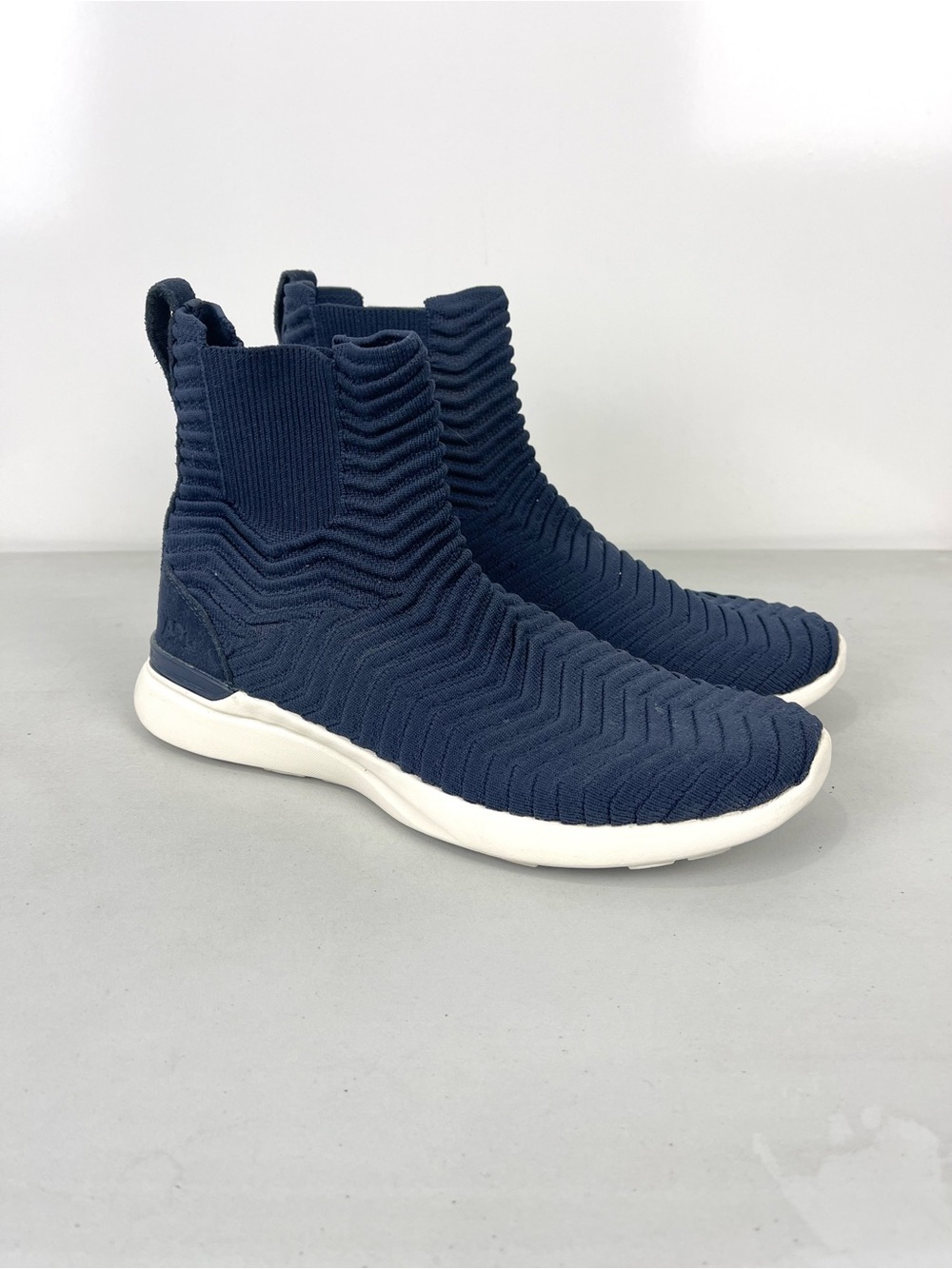 APL Techloom Chelsea Sneakers Women’s Size 9.5 Blue Slip On Knit Athletic Shoes